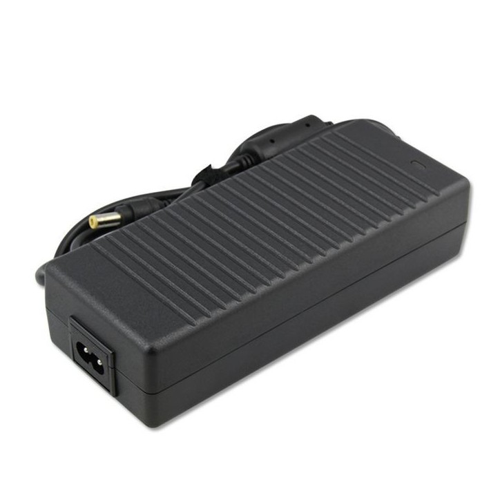 MBA50195 CoreParts Alimentatore Power Adapter per Acer 135W 19V 7.1A Plug:5.5*2.5 Including EU Power Cord KP.13503.004 AP.13503.